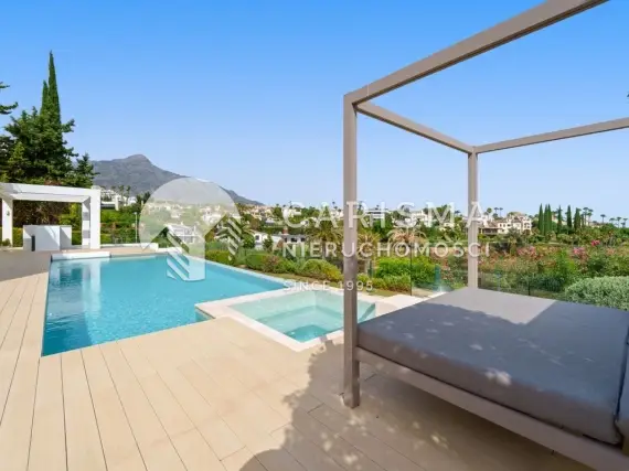 (6) Luksusowa willa z panoramicznym widokiem na pole golfowe – Nueva Andalucía, Marbella