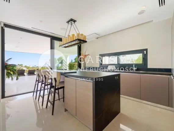 (11) Luksusowa willa z panoramicznym widokiem na pole golfowe – Nueva Andalucía, Marbella