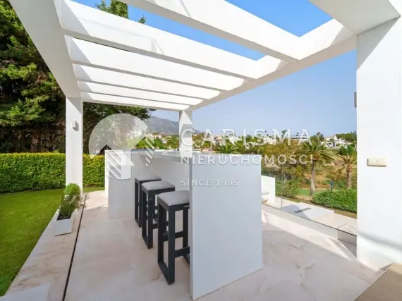 (31) Luksusowa willa z panoramicznym widokiem na pole golfowe – Nueva Andalucía, Marbella