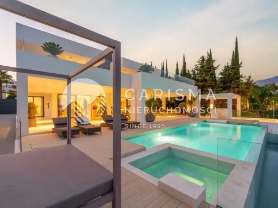 (43) Luksusowa willa z panoramicznym widokiem na pole golfowe – Nueva Andalucía, Marbella