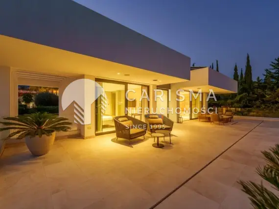 (44) Luksusowa willa z panoramicznym widokiem na pole golfowe – Nueva Andalucía, Marbella