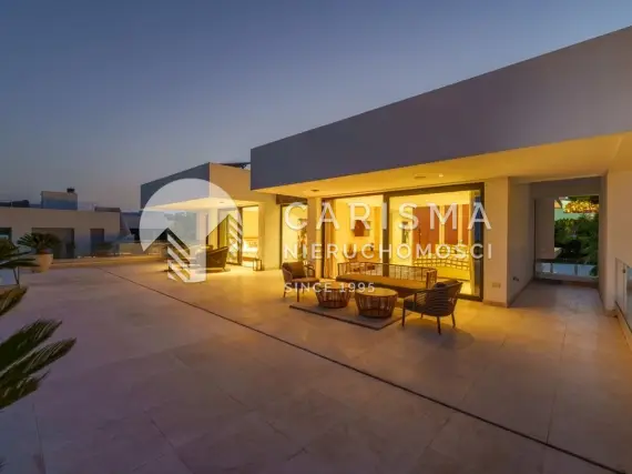 (49) Luksusowa willa z panoramicznym widokiem na pole golfowe – Nueva Andalucía, Marbella