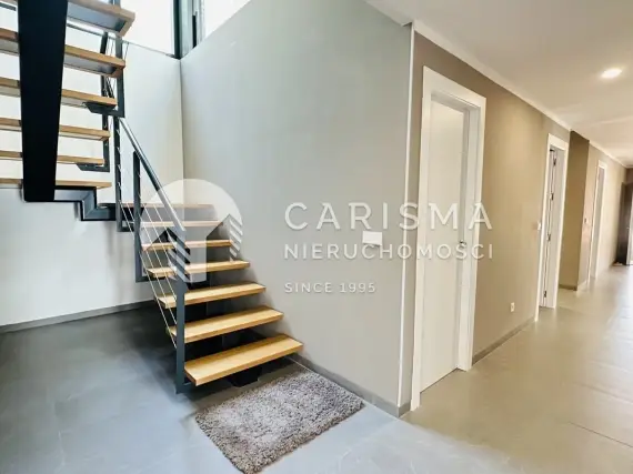 (30) Nowoczesna Willa Premium z Basenem i Prywatnym Tarasem w Las Colinas