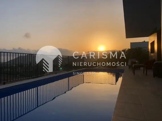 (24) Nowoczesna willa z panoramicznym widokiem na morze i góry w Monte Solana