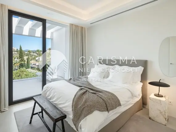 (21) Nowoczesna willa z panoramicznym widokiem na morze, góry i Gibraltar, La Quinta, Benahavis