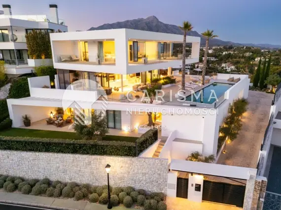 (41) Nowoczesna willa z panoramicznym widokiem na morze, góry i Gibraltar, La Quinta, Benahavis