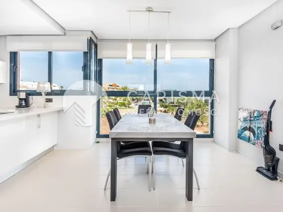 (17) Wyjątkowy apartament z tarasem dachowym w Villamartin