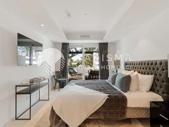 (10) Dwupoziomowy penthouse z widokiem na morze w San Pedro de Alcántara