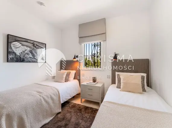 (12) Dwupoziomowy penthouse z widokiem na morze w San Pedro de Alcántara