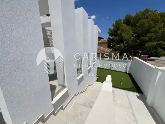 (12) Luksusowa willa na sprzedaż w Villamartin Golf – Orihuela Costa z prywatnym basenem i widokiem