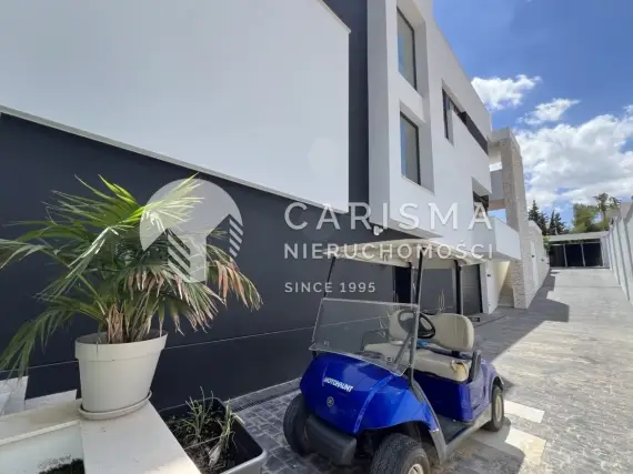 (15) Luksusowa willa na sprzedaż w Villamartin Golf – Orihuela Costa z prywatnym basenem i widokiem