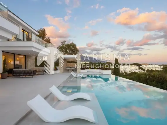 (33) Luksusowe wille na sprzedaż w La Quinta, Marbella – panoramiczne widoki, gotowe do zamieszkania