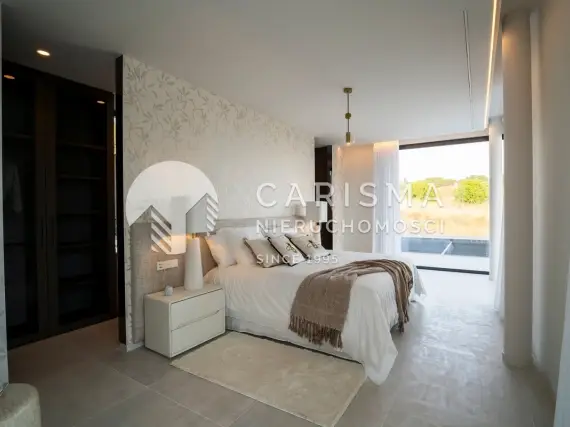 (25) Wyjątkowa willa na sprzedaż w El Paraiso, Costa del Sol