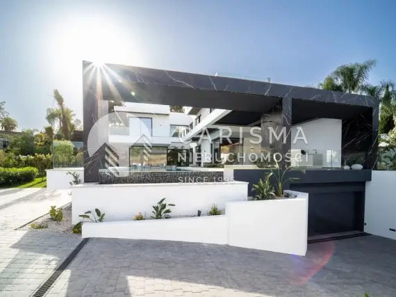 (5) Wyjątkowa willa na sprzedaż w El Paraiso, Costa del Sol