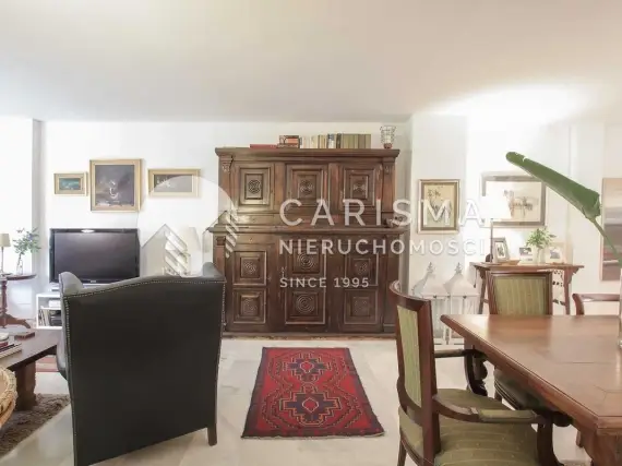 (7) Apartament z 2 sypialniami na sprzedaż w prestiżowej dzielnicy Golden Mile w Marbelli