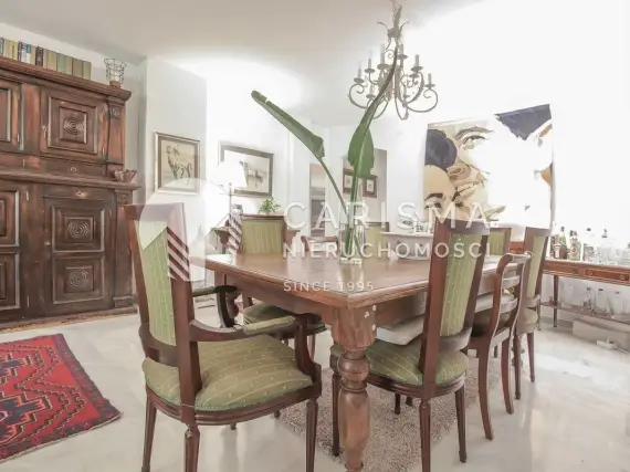 (8) Apartament z 2 sypialniami na sprzedaż w prestiżowej dzielnicy Golden Mile w Marbelli