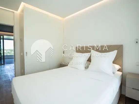 (23) Luksusowy apartament na sprzedaż – Las Colinas Golf &amp; Country Club