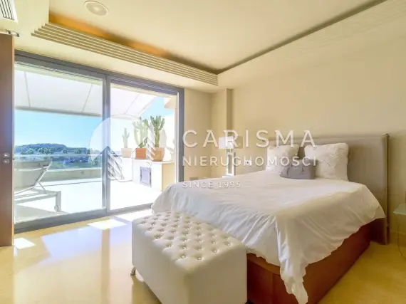 (8) Wyjątkowy apartament 2 sypialnie z panoramicznym widokiem – Los Arrayanes, Nueva Andalucía