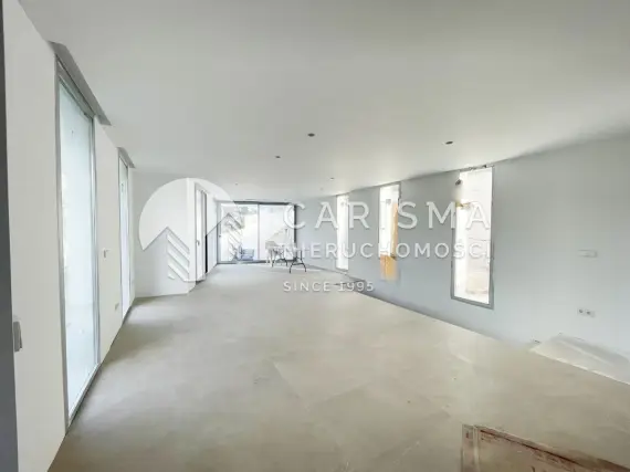 (7) Nowoczesna willa w końcówce budowy, Moraira