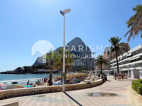 (29) Apartament w pierwszej linii brzegowej w Calpe z widokiem na morze i miejscem parkingowym
