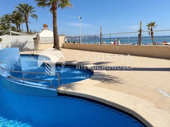 (31) Apartament w pierwszej linii brzegowej w Calpe z widokiem na morze i miejscem parkingowym