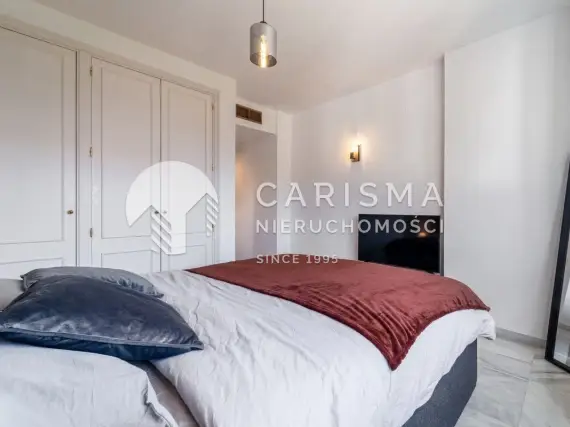 (18) Dwupoziomowy penthouse z częsciowym widokiem na morze, Nagüeles, Costa del Sol