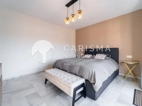 (29) Dwupoziomowy penthouse z częsciowym widokiem na morze, Nagüeles, Costa del Sol