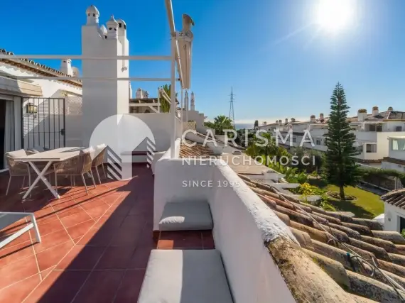 (36) Dwupoziomowy penthouse z częsciowym widokiem na morze, Nagüeles, Costa del Sol