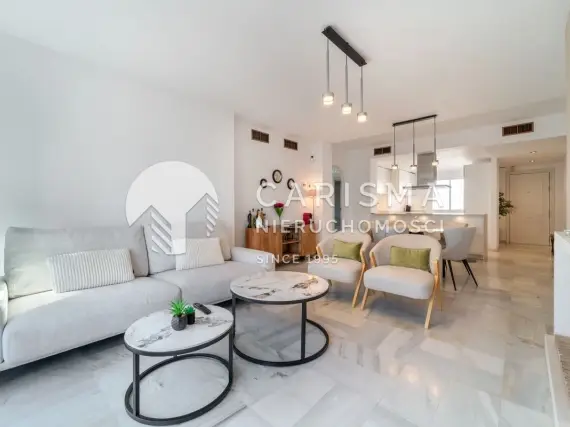 (40) Dwupoziomowy penthouse z częsciowym widokiem na morze, Nagüeles, Costa del Sol