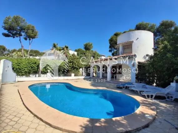 (10) Tradycyjna willa na sprzedaż w prestiżowej lokalizacji – spacerem do centrum Moraira