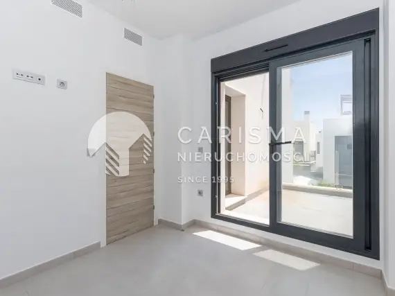 (18) Nowoczesna willa 3 sypialnie Orihuela Costa PAU 26 – basen, solarium 37 m², blisko La Zenia Boulevar