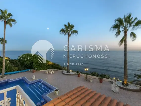 (6) Willa przy samej plaży w Marbesa, Marbella | 5 sypialni, panoramiczny widok na morze, duża działka