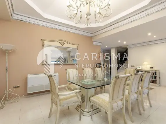 (20) Willa przy samej plaży w Marbesa, Marbella | 5 sypialni, panoramiczny widok na morze, duża działka