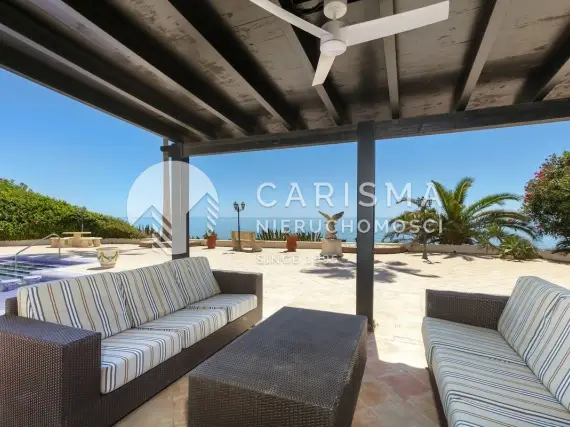 (41) Willa przy samej plaży w Marbesa, Marbella | 5 sypialni, panoramiczny widok na morze, duża działka