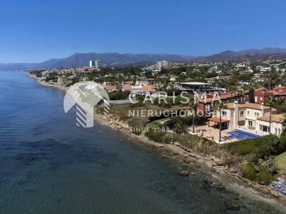 (49) Willa przy samej plaży w Marbesa, Marbella | 5 sypialni, panoramiczny widok na morze, duża działka