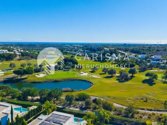 (48) Nowoczesna willa na terenie resortu Las Colinas Golf Club