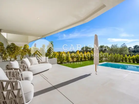 (10) Las Colinas Madroño 2 apartament z ogrodem 650 m², prywatnym basenem i widokiem Costa Blanca