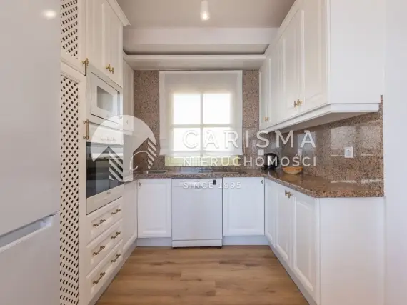 (13) Penthouse z pięknym widokiem na morze, Elviria