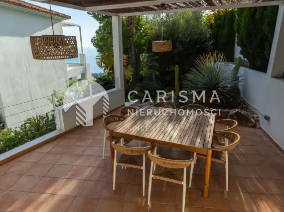 (118) Nowoczesna willa u podnóża gór Sierra Bernia, Altea Hills