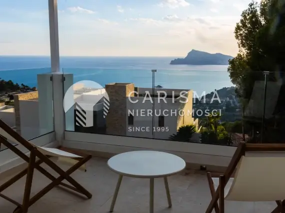 (124) Nowoczesna willa u podnóża gór Sierra Bernia, Altea Hills