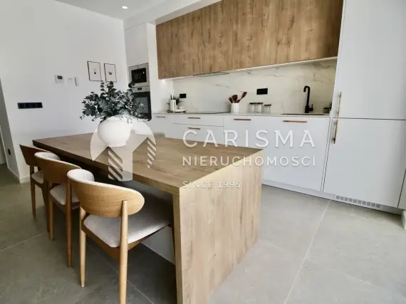 (10) Nowe bungalowy w Pilar de la Horadada z parkingiem i tarasem dachowym na Costa Blanca