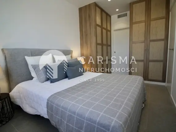 (36) Nowe bungalowy w Pilar de la Horadada z parkingiem i tarasem dachowym na Costa Blanca