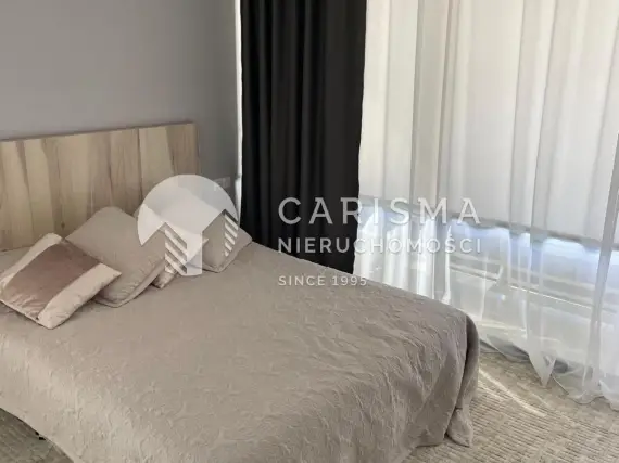 (24) Nowoczesny apartament w Villamartin | Taras dachowy | Prywatne miejsce w garażu | 3 baseny | Korty