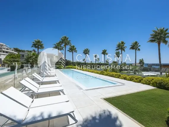 Piękny i nowoczesny apartament w pierwszej linii brzegowej, Estepona 2