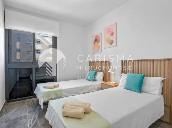 (19) Nowoczesny apartament narożny w Los Altos z licencją na wynajem, garażem i strefą wellness