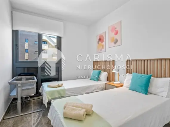 (20) Nowoczesny apartament narożny w Los Altos z licencją na wynajem, garażem i strefą wellness