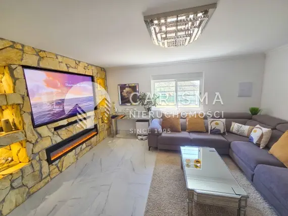 (21) Luksusowy dom wiejski na działce 6500 m² z basenem, garażem, studnią i ogrodem oliwnym