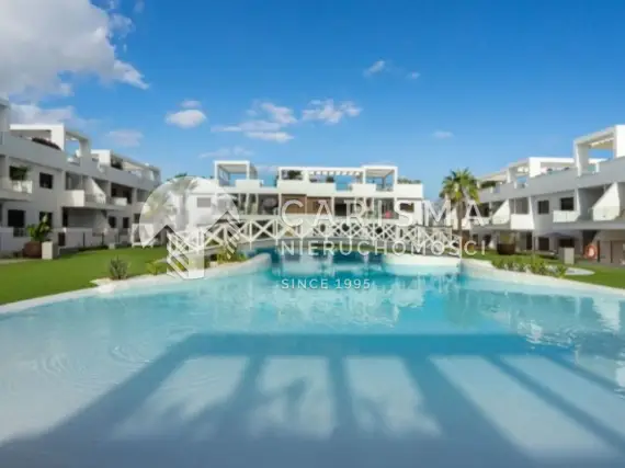 Nowoczesna willa z prywatnym basenem i tarasem dachowym w Los Balcones, Torrevieja 2