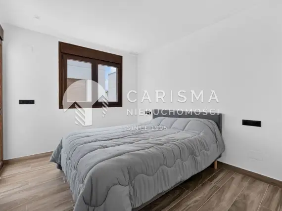 (32) Nowoczesna willa z prywatnym basenem i tarasem dachowym w Los Balcones, Torrevieja