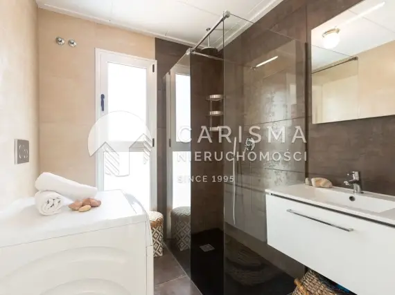 (19) Nowoczesny townhouse z basenem i tarasem dachowym w Aguas Nuevas, Torrevieja